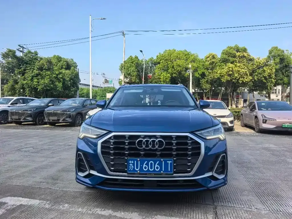 Audi Q3 — фото 10