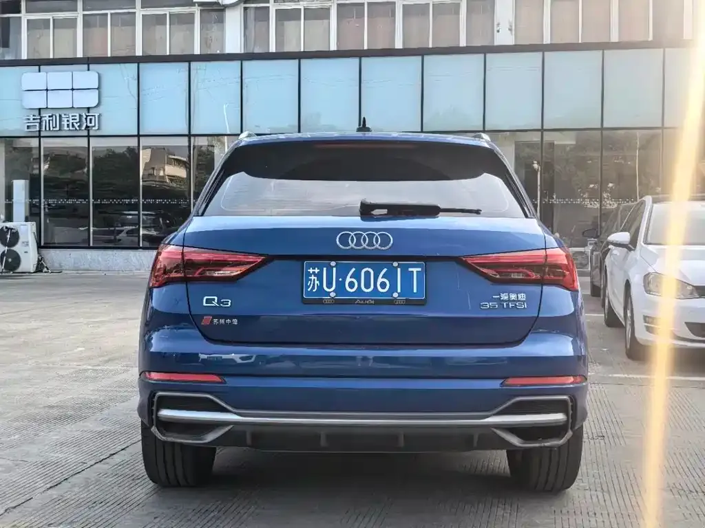 Audi Q3 — фото 8
