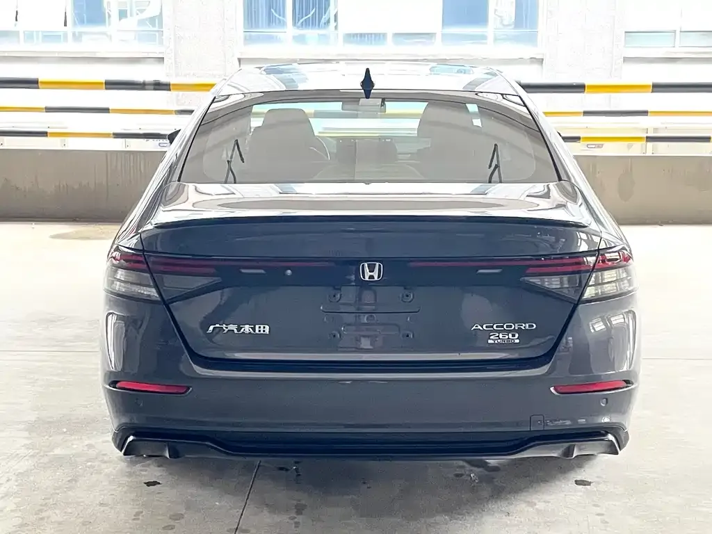 Honda Accord — фото 8