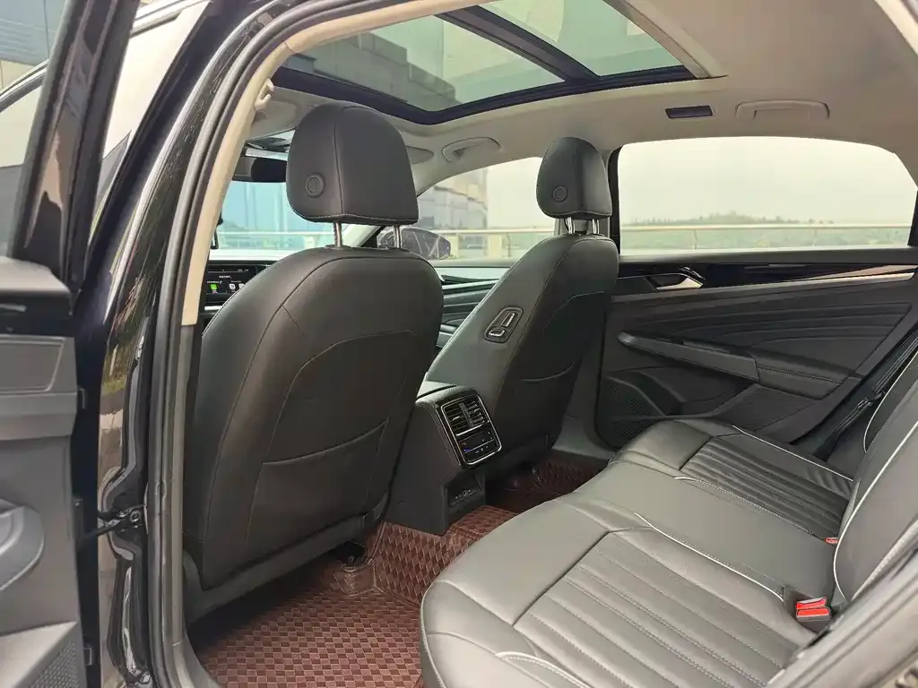 Volkswagen Passat — фото 9