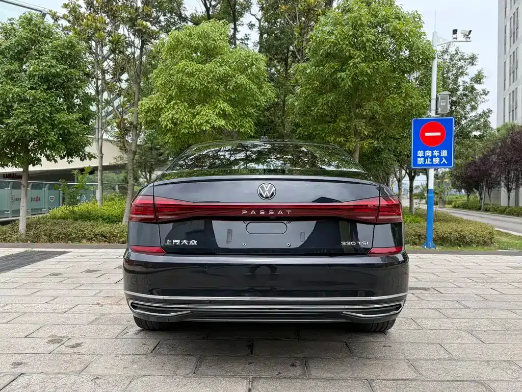 Volkswagen Passat — фото 8