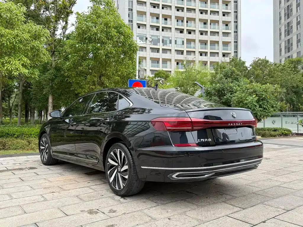 Volkswagen Passat — фото 6