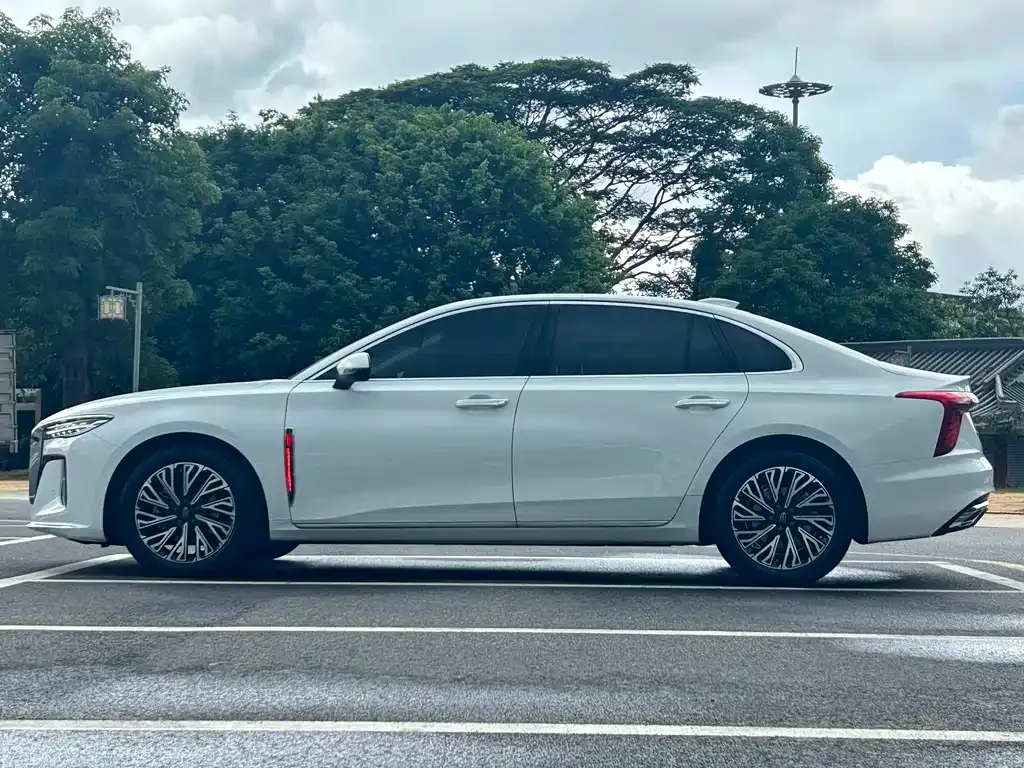 Hongqi H5 — фото 10