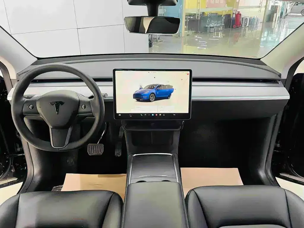 Tesla Model Y — фото 4