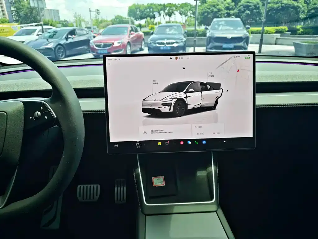 Tesla Model Y — фото 8