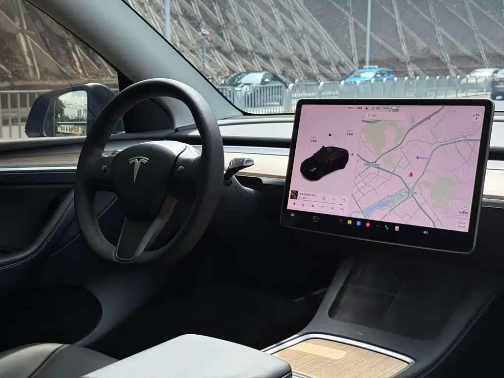 Tesla Model Y — фото 4