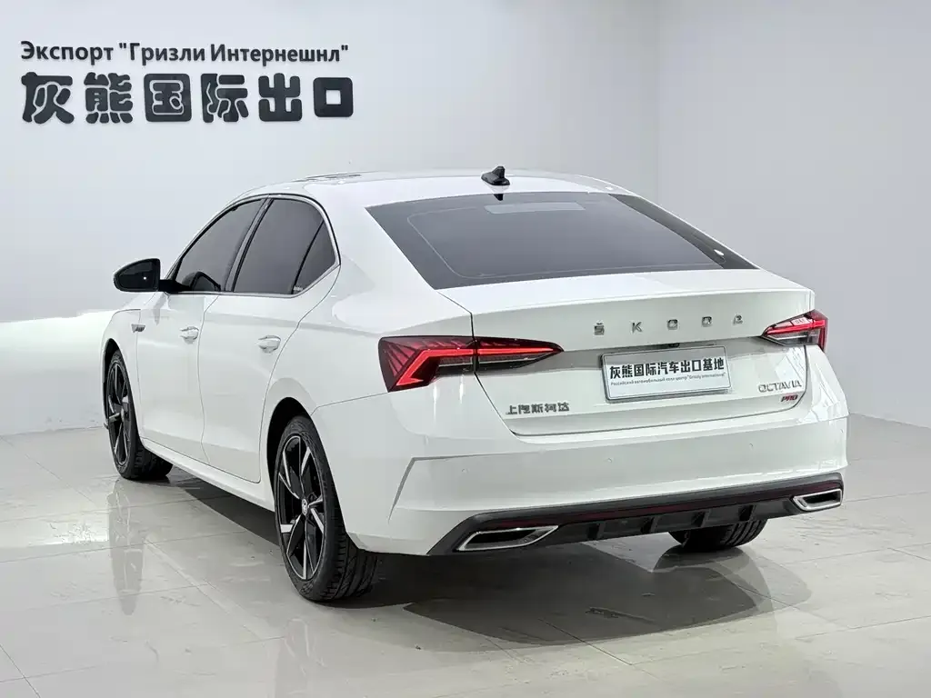 Skoda Octavia — фото 8