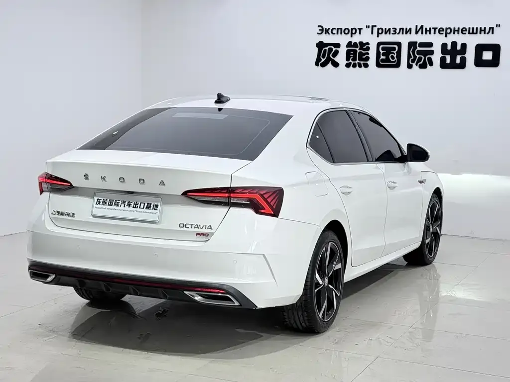 Skoda Octavia — фото 7