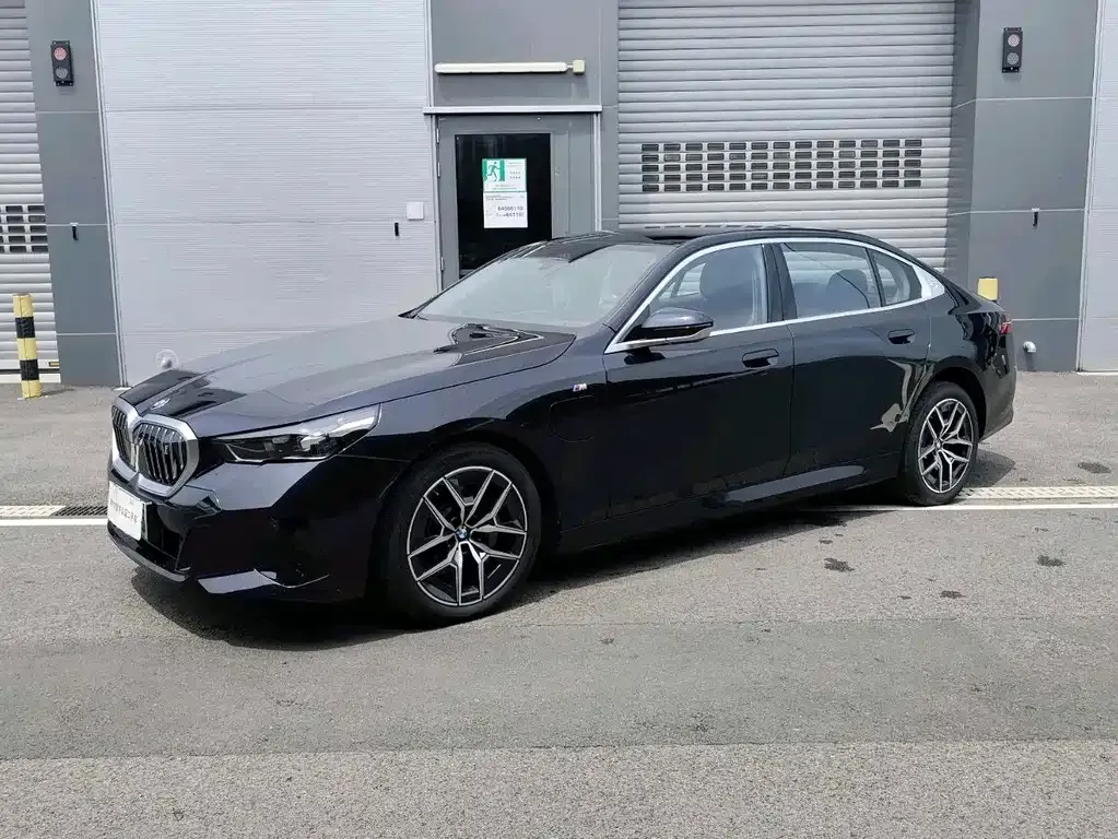 BMW i5 — фото 1