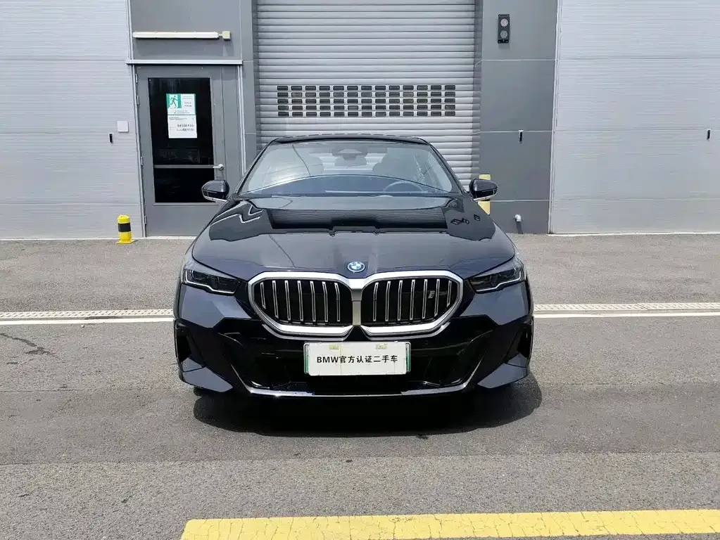 BMW i5 — фото 2
