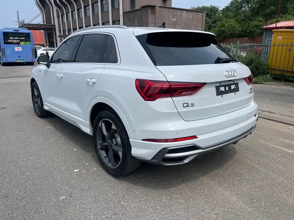 Audi Q3 — фото 4