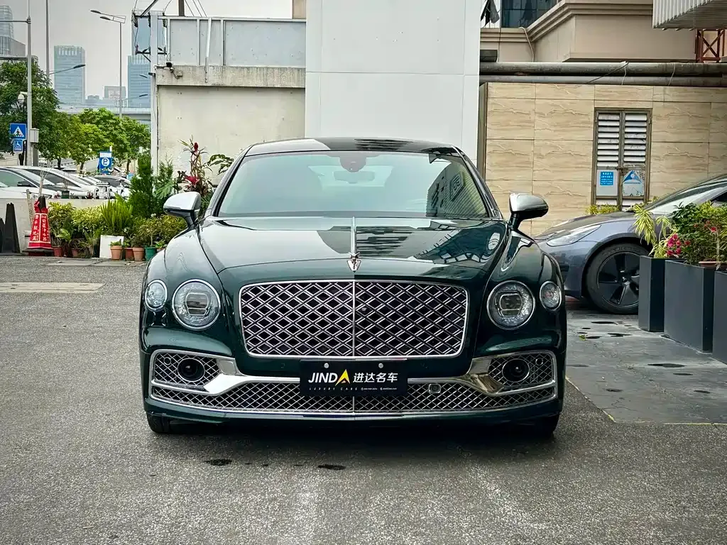 Bentley Flying Spur — фото 9