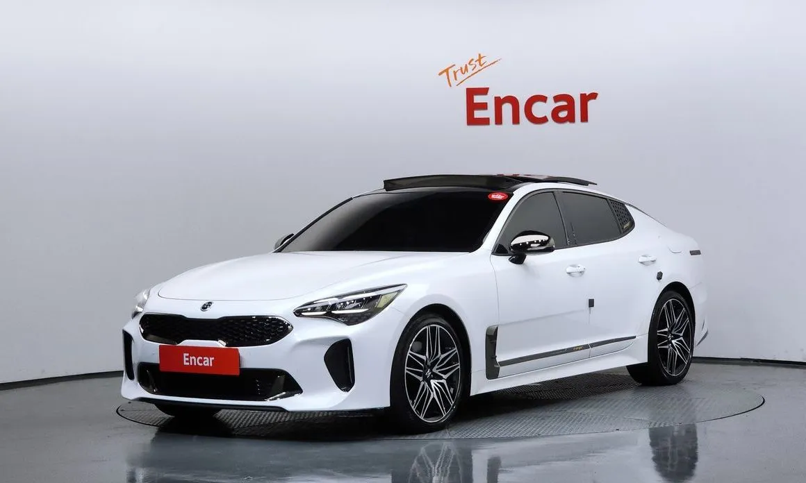 Kia Stinger — фото 1