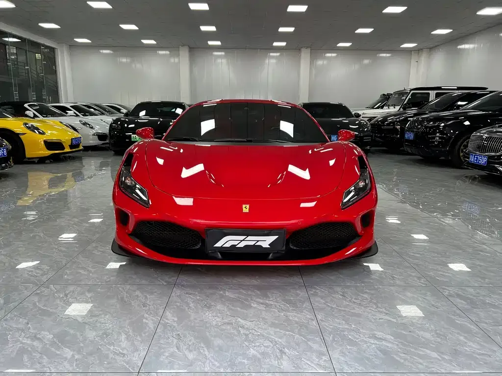 Ferrari F8 — фото 10