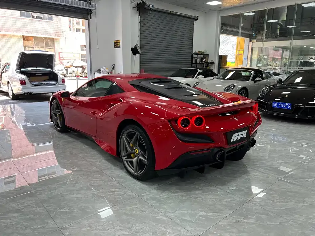 Ferrari F8 — фото 6