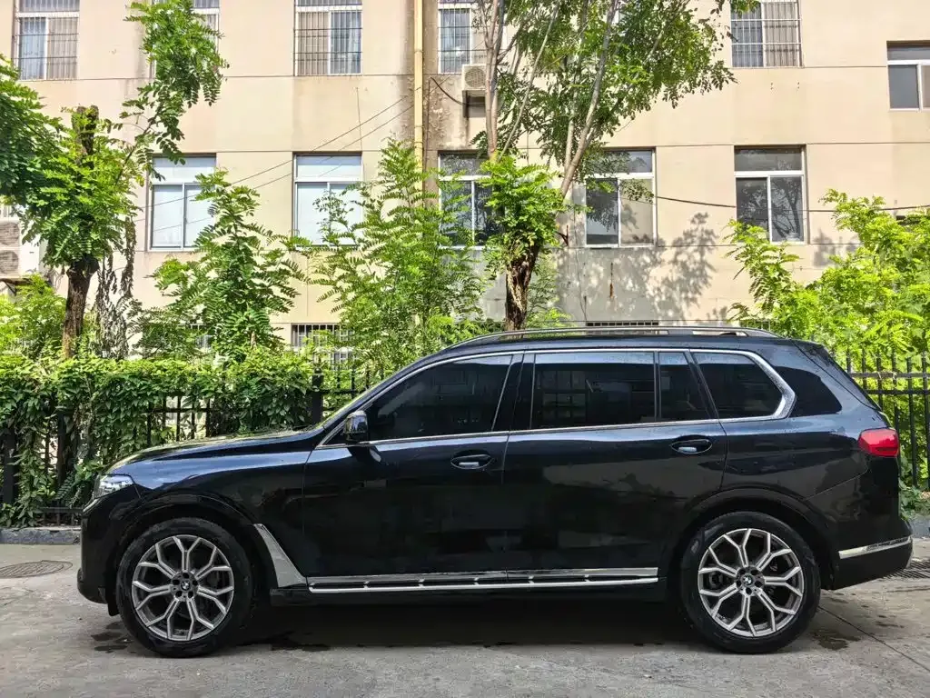 BMW X7 — фото 8