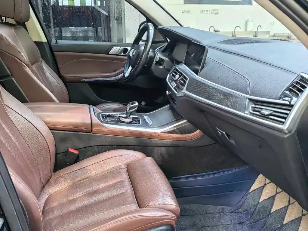 BMW X7 — фото 2