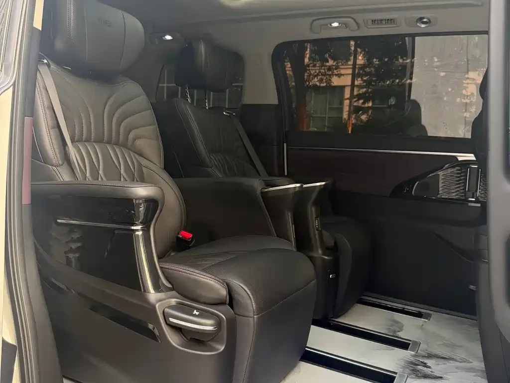 GAC Motor Trumpchi M8 — фото 2