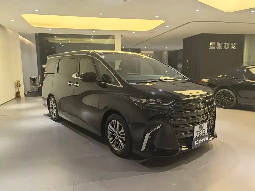 Toyota Alphard — фото 4