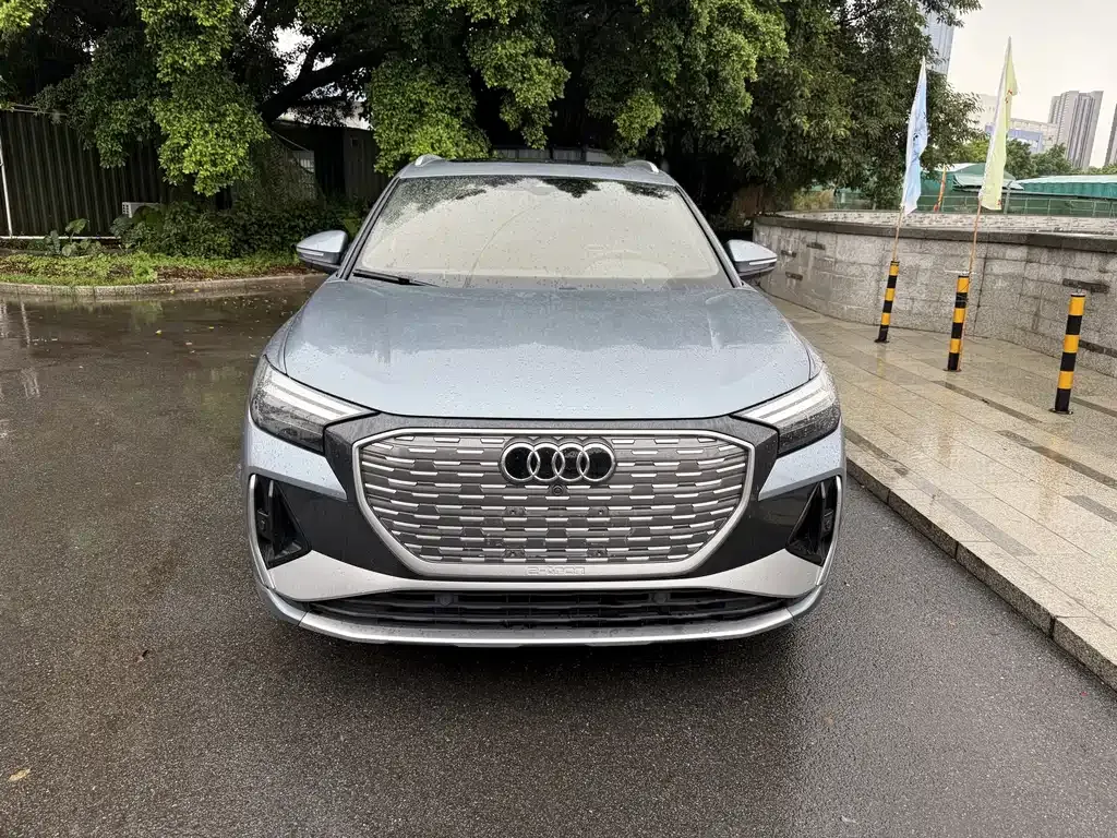 Audi Q4 e-tron — фото 10