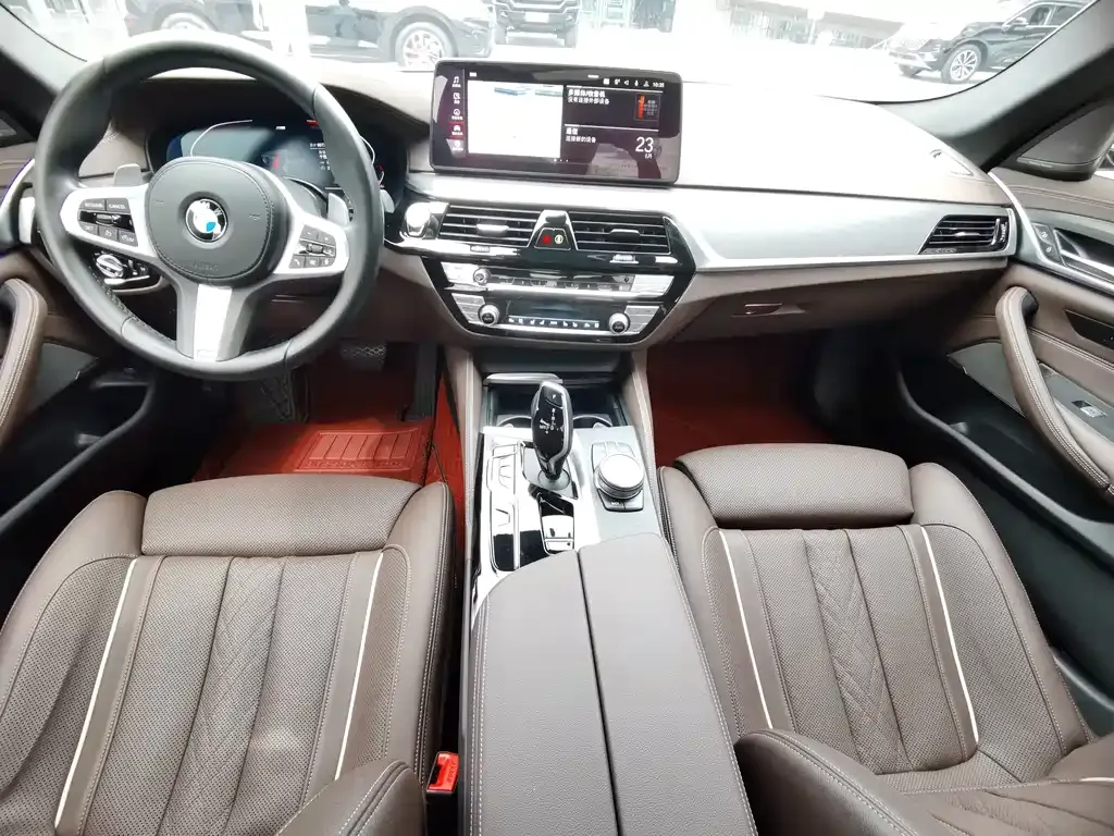 BMW 5 Series — фото 10
