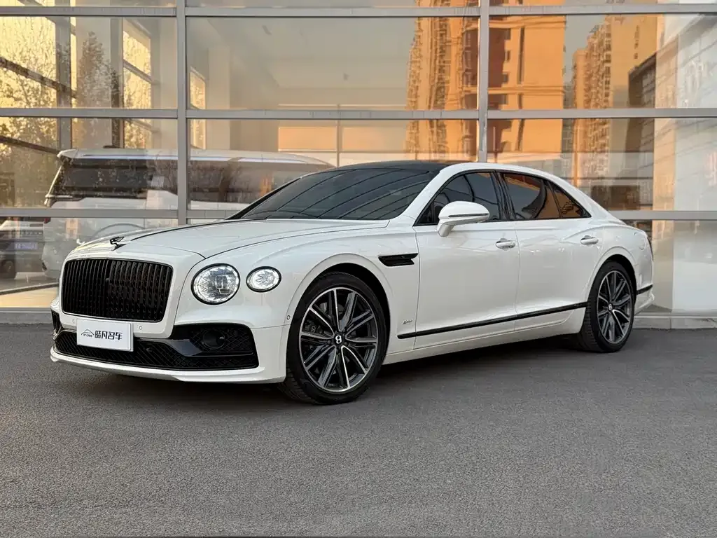 Bentley Flying Spur PHEV — фото 1