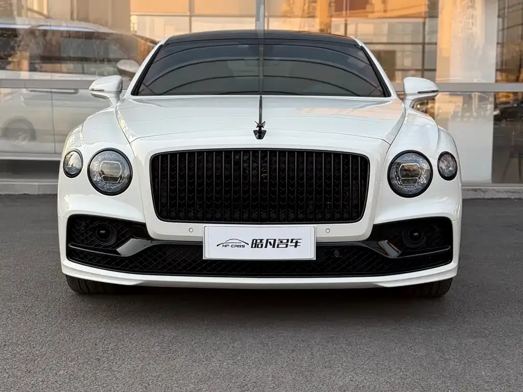 Bentley Flying Spur PHEV — фото 9