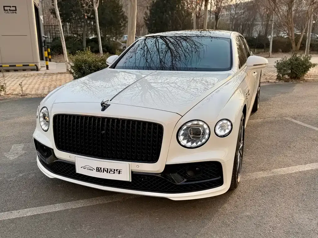 Bentley Flying Spur PHEV — фото 10