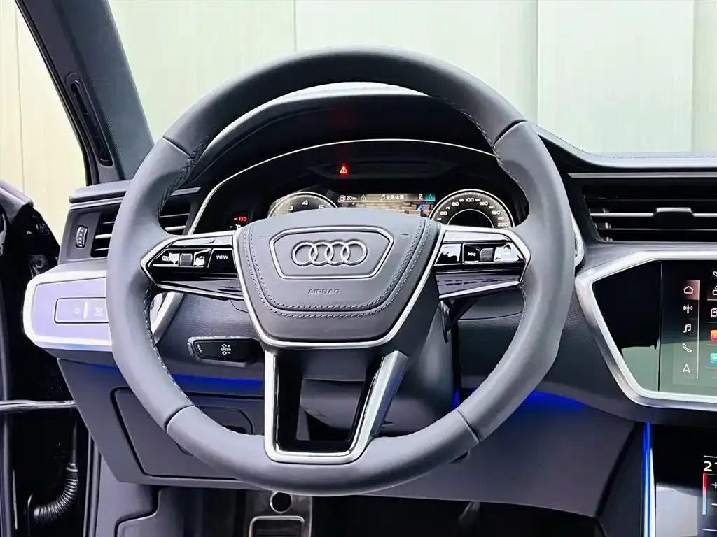 Audi A6L — фото 10