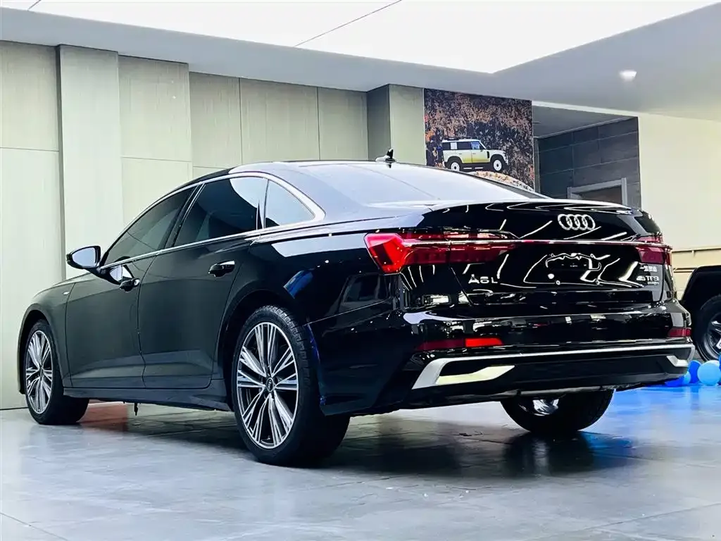Audi A6L — фото 9