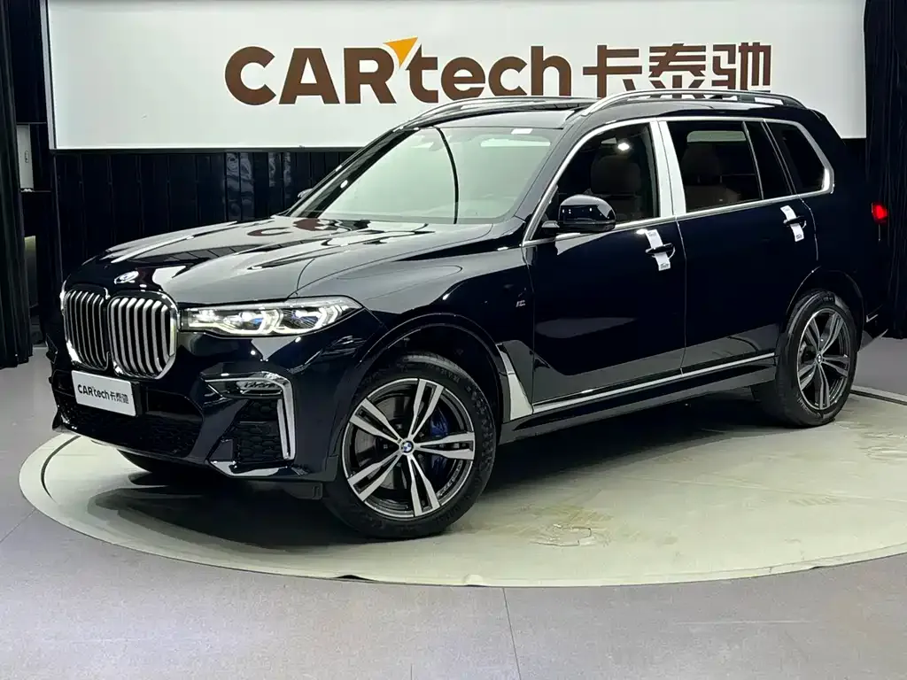 BMW X7 — фото 1