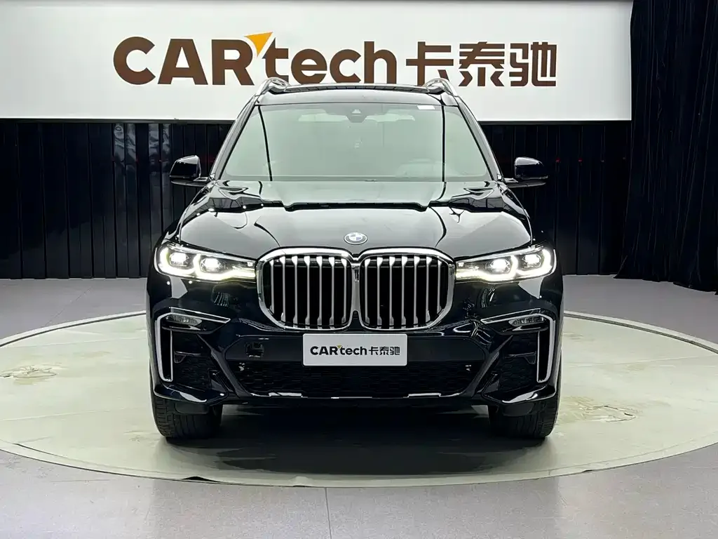 BMW X7 — фото 9