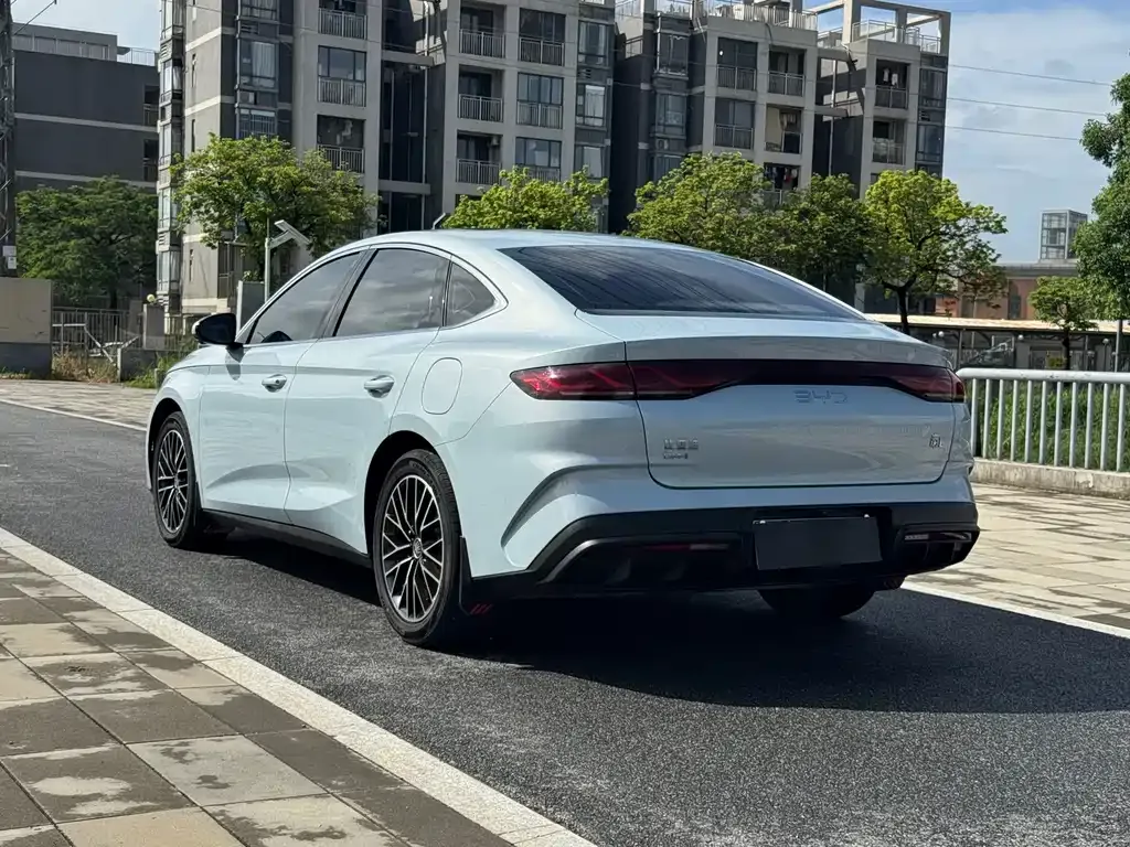 BYD Qin L — фото 8