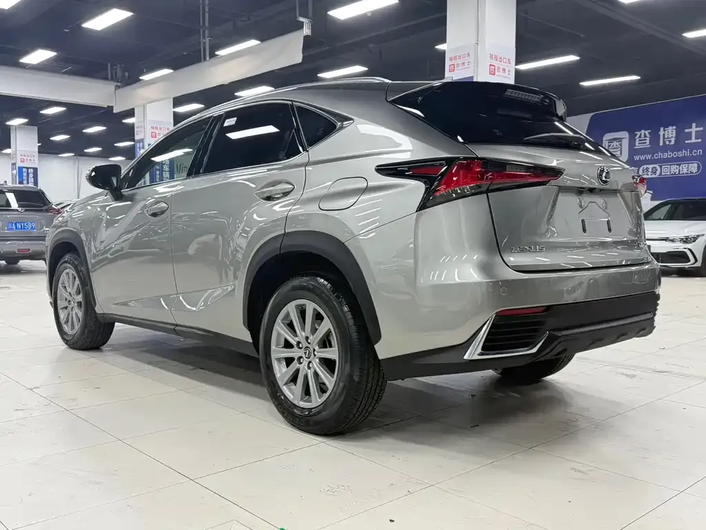 Lexus NX — фото 9