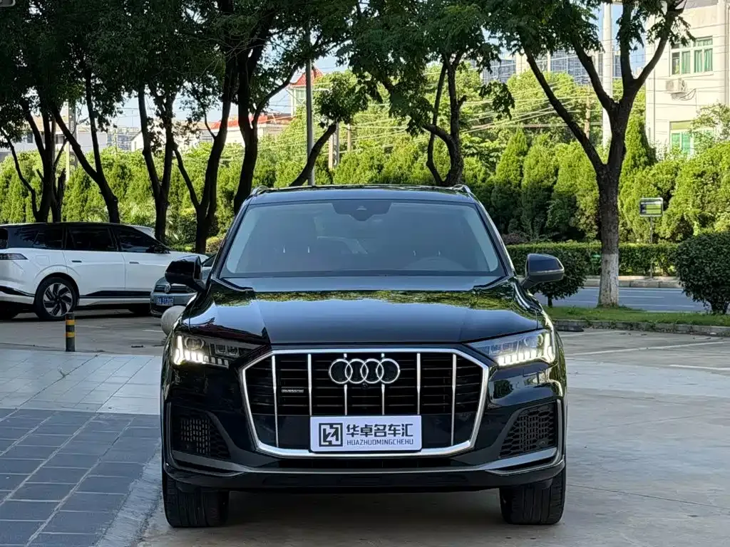 Audi Q7 — фото 10