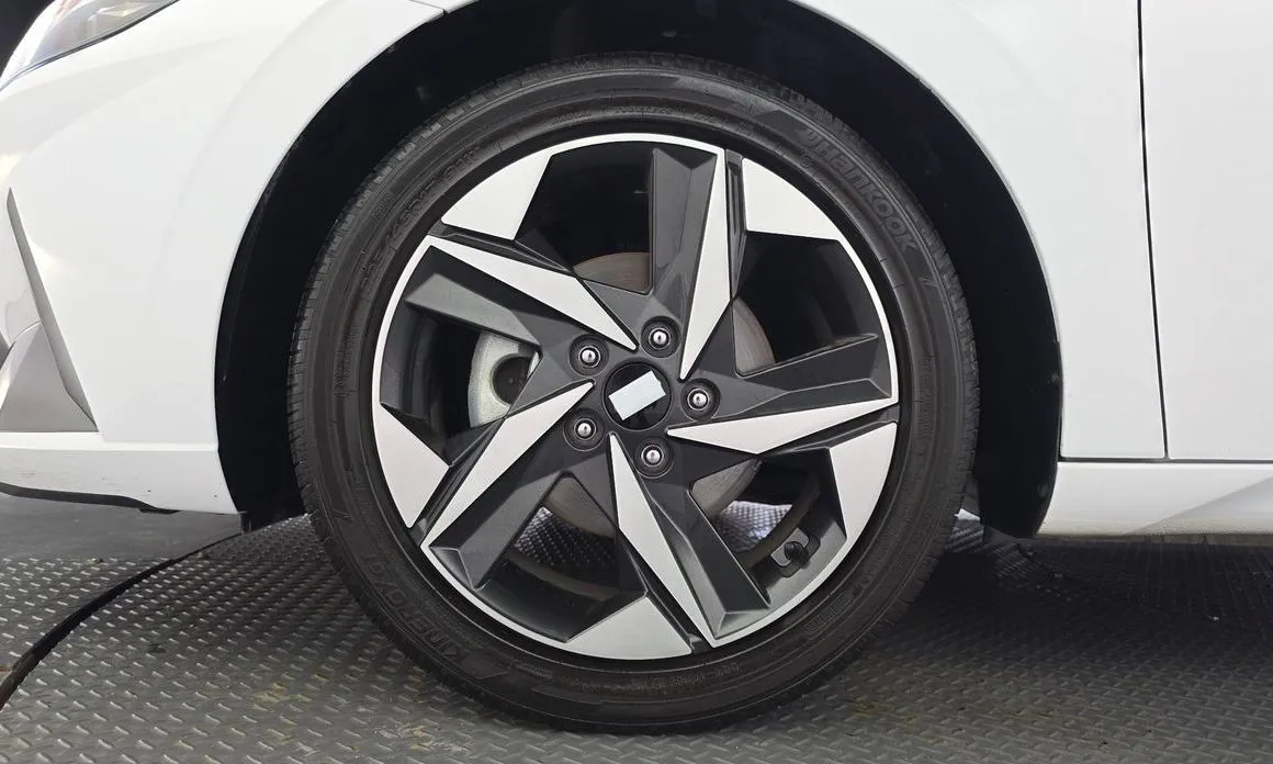 Hyundai AVANTE — фото 6