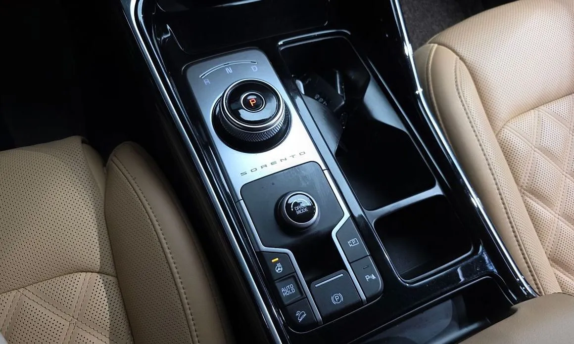 Kia Sorento — фото 9