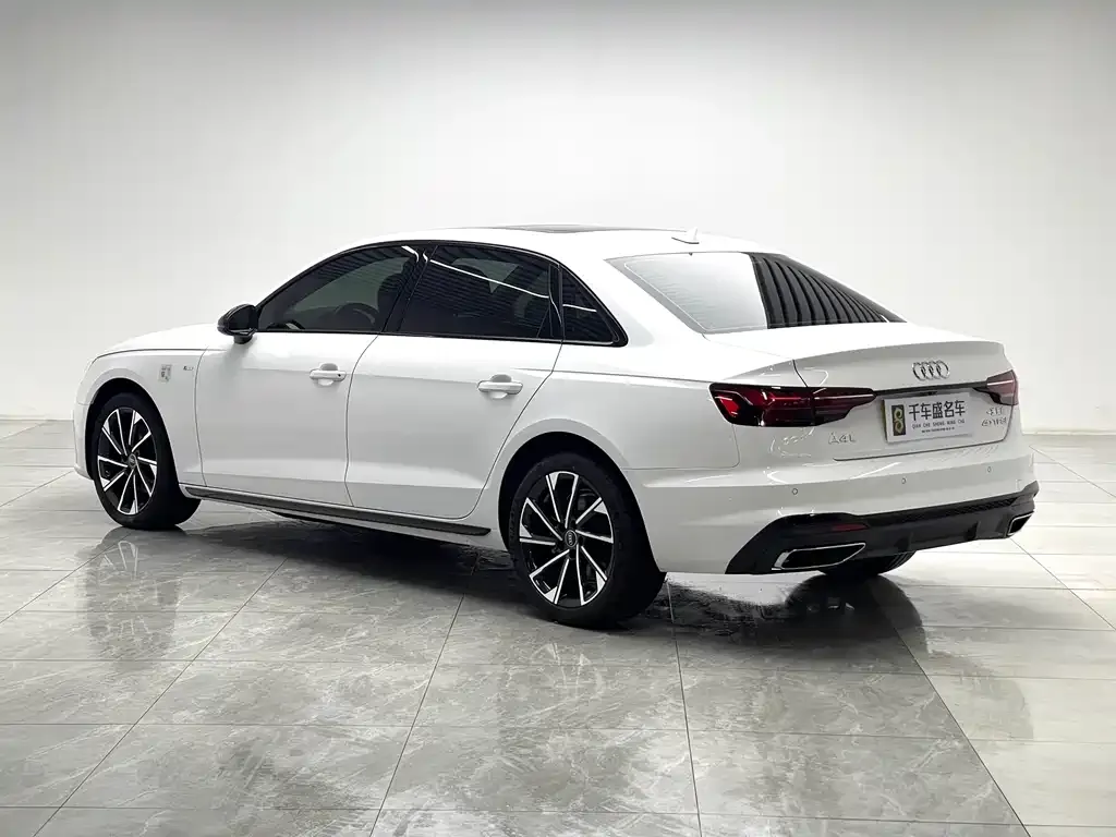 Audi A4L — фото 7
