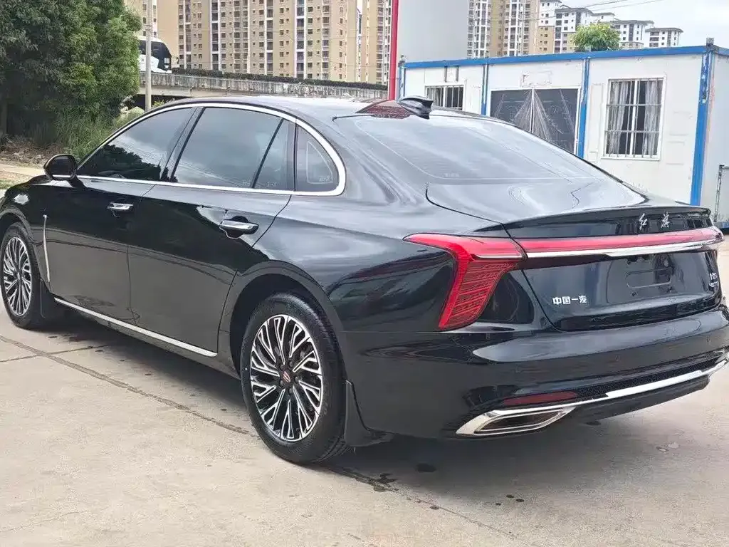 Hongqi H5 — фото 2