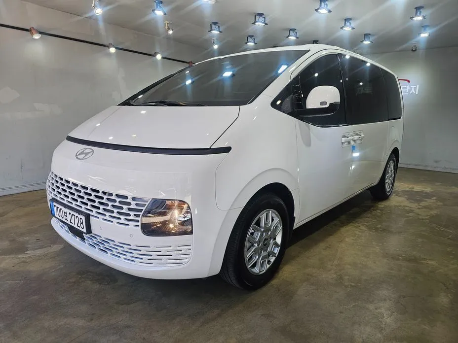 Hyundai Staria — фото 1