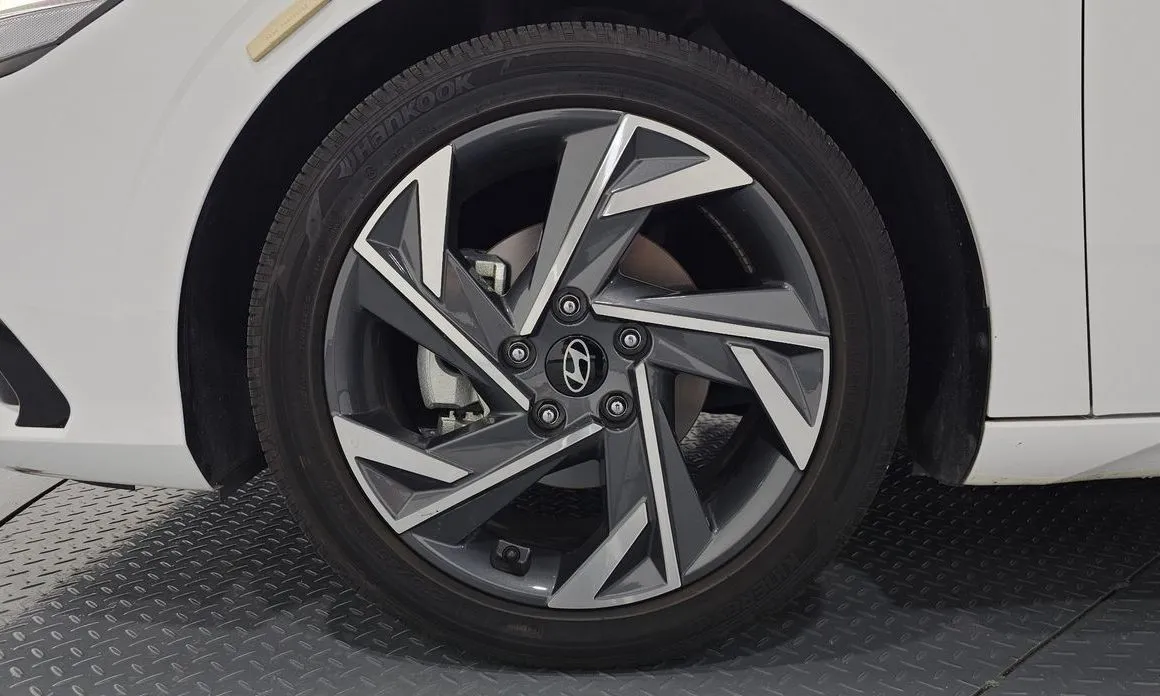 Hyundai AVANTE — фото 9