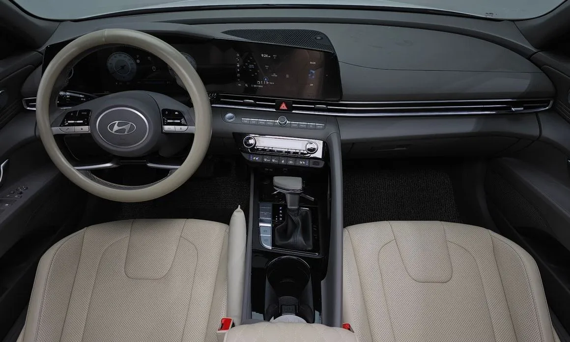 Hyundai AVANTE — фото 4