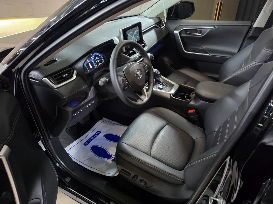 Toyota RAV4 2025 из KR, фото 2