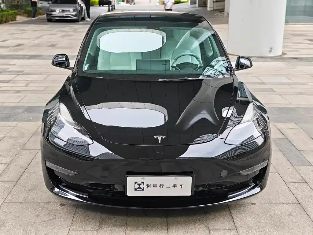 Tesla Model 3 — фото 5