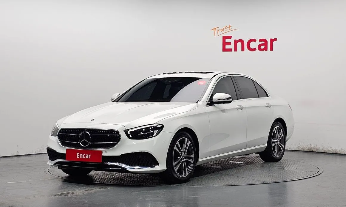 Mercedes-Benz E-Class — фото 1
