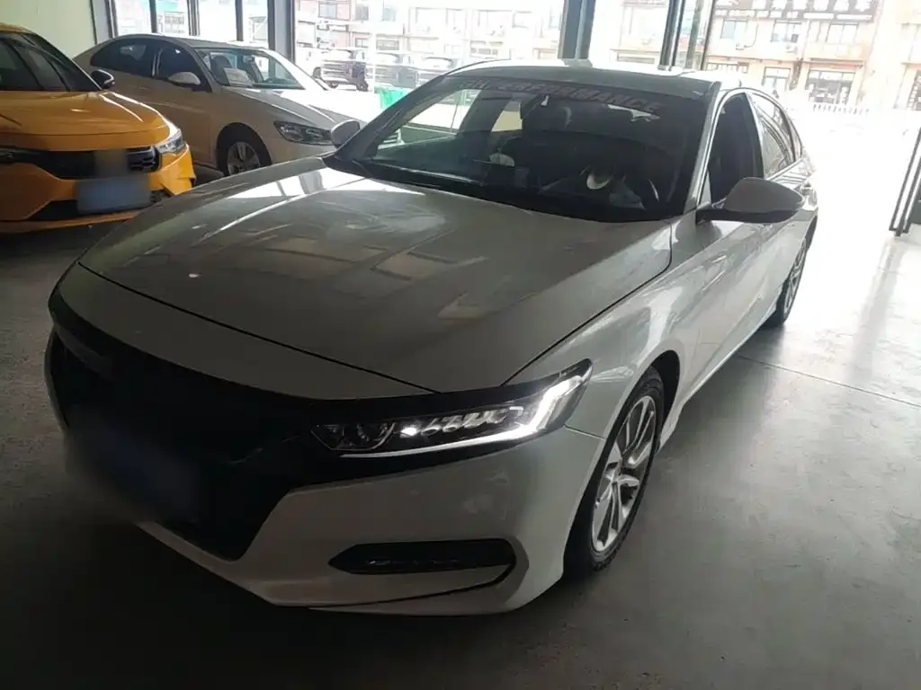 Honda Accord — фото 1