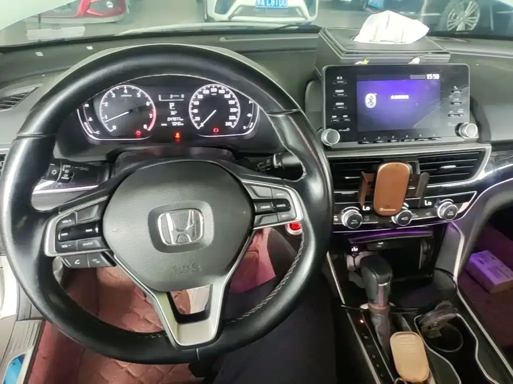 Honda Accord — фото 9