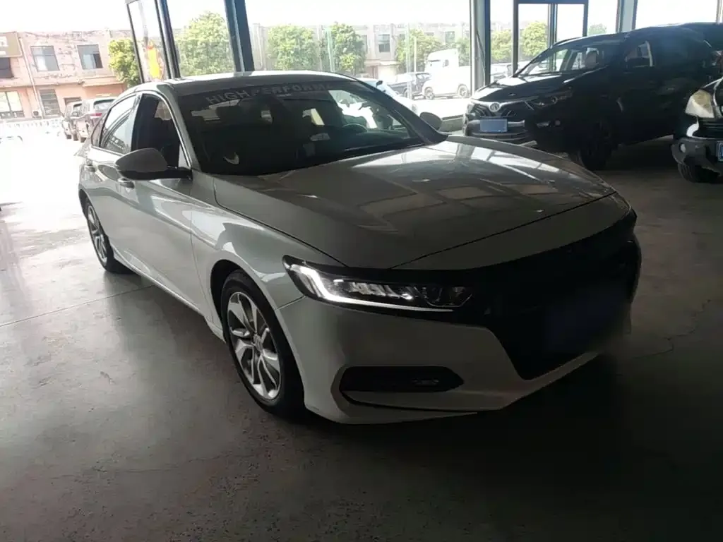 Honda Accord — фото 8