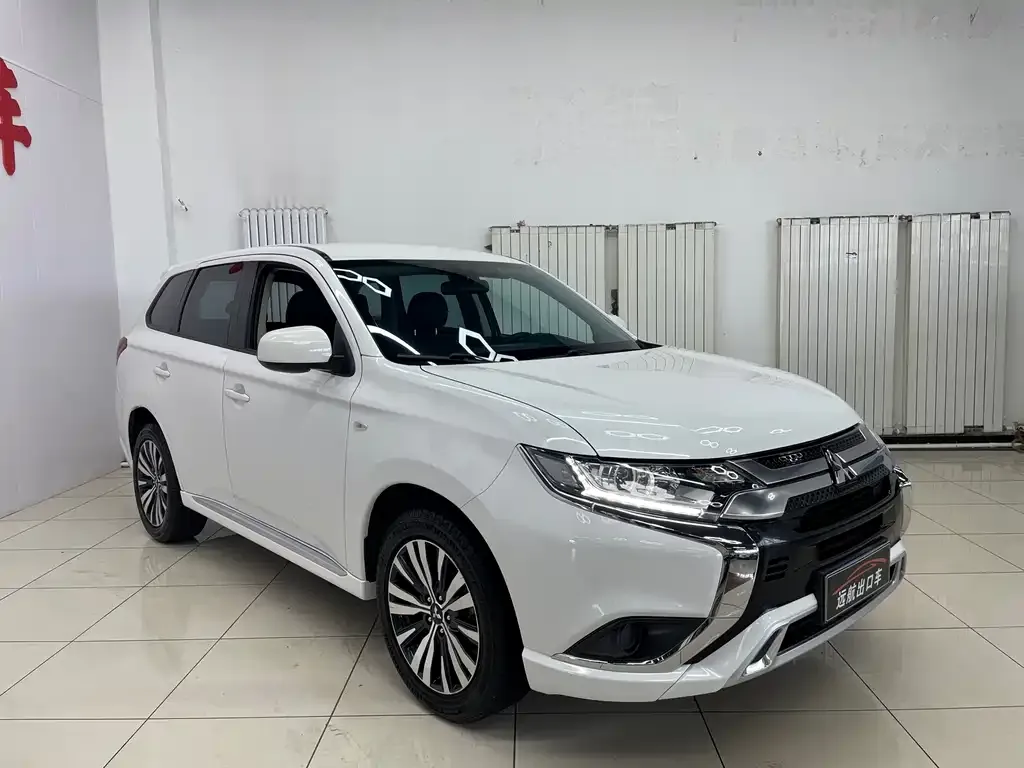 Mitsubishi Outlander — фото 2