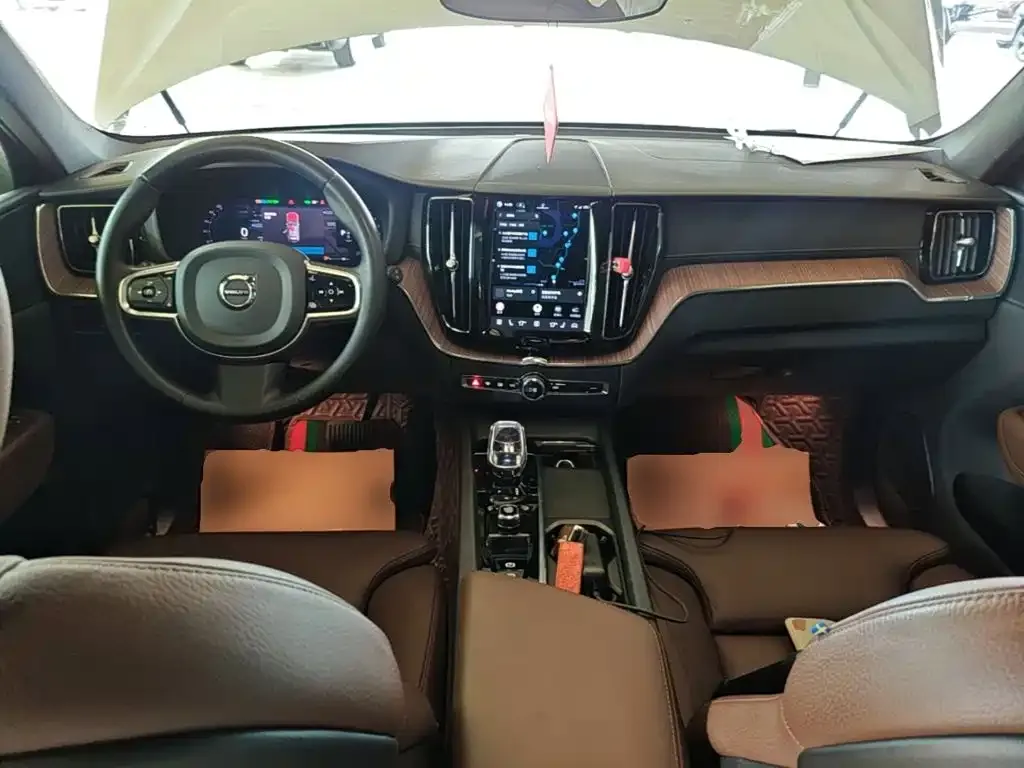 Volvo XC60 — фото 2